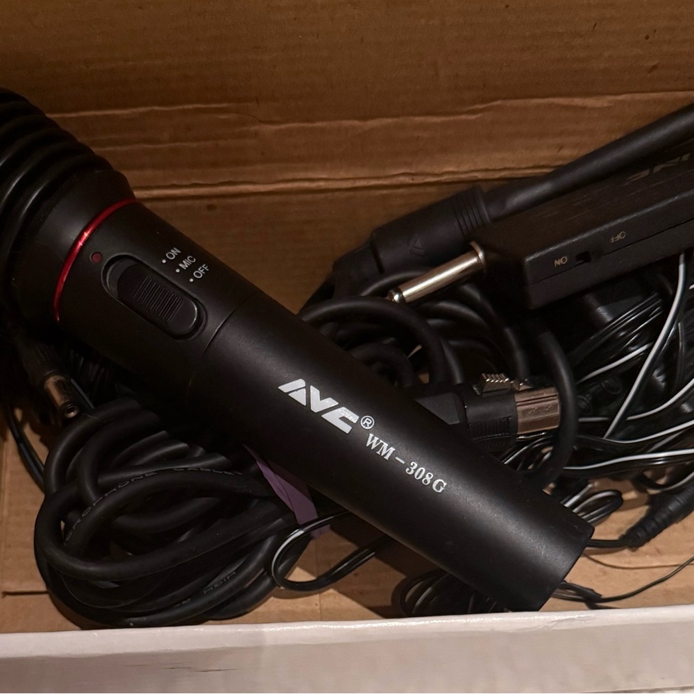 Never used Professional AVC Wireless Microphone and Receiver